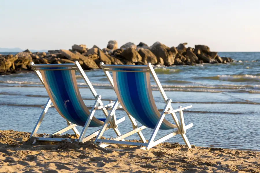 Come evitare il caos turistico in vacanza: itinerari e consigli per un soggiorno rilassante