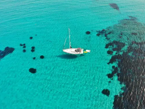 Dal mare Adriatico alla Sardegna: idee per una vacanza tra natura e navigazione
