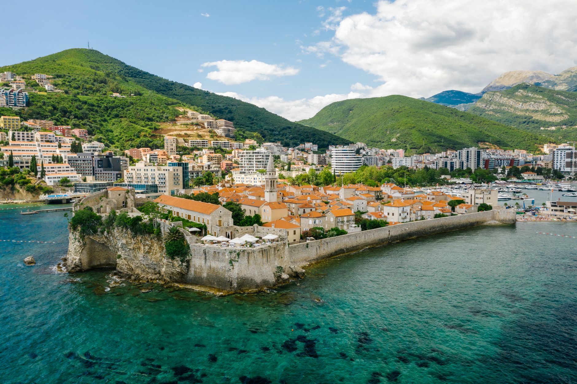 Budva Montenegro: mare, mura e vita notturna