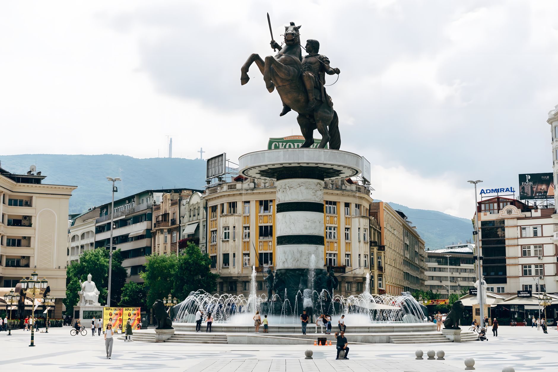 Skopje: statue, bazar e identità divisa