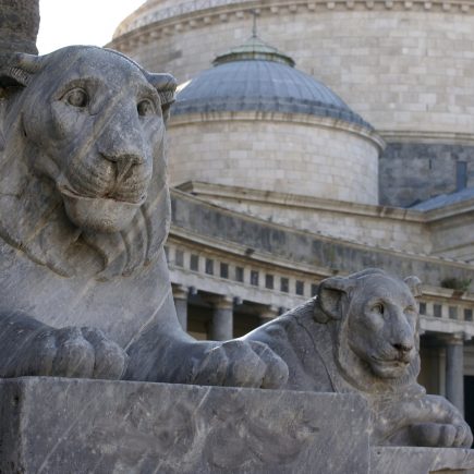 piazza del plebiscito leggenda state equestri perchè nessuno riesce ad attraversarle